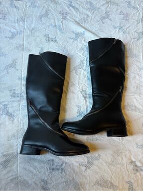 NWT Women’s Black Over-the-Knee Zipper Boots